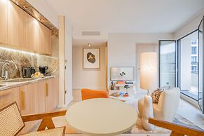 Yuna Porte Maillot - ApartHotel