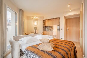 Yuna Porte Maillot - ApartHotel