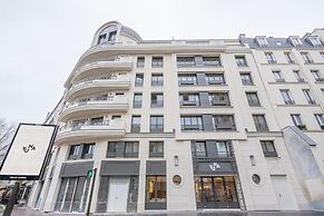 Yuna Porte Maillot - ApartHotel