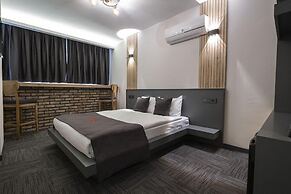 Dewy Hotel