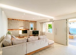 Villa with sea view Kontogialos