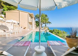 Villa with sea view Kontogialos