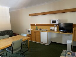 Landsborough Lodge Motel