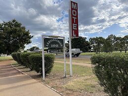 Landsborough Lodge Motel