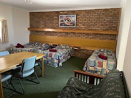 Landsborough Lodge Motel