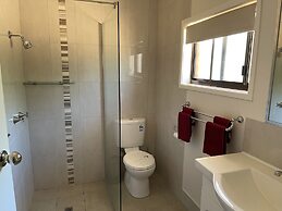 Landsborough Lodge Motel