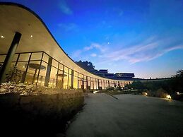 Vigolando Van Ho Resort