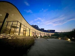 Vigolando Van Ho Resort