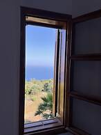 Private House With Pool and Sea View in Antalya