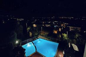 Nicole House With Stunning View And Pool