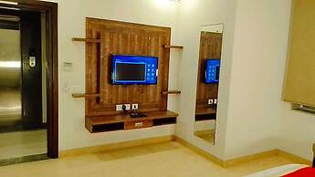 The Palm Hotel & Restaurant