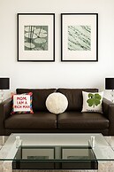 Still Life Aldgate Deluxe