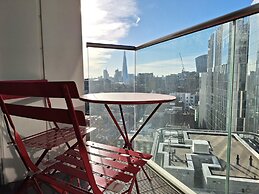 Still Life Aldgate Deluxe