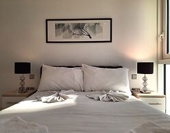 Still Life Aldgate Deluxe