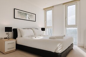 Still Life Aldgate Deluxe