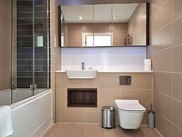 Still Life Aldgate Deluxe