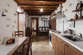 Naxos Alyko Traditional Vacation House Mitatos