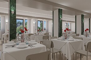 Eraora Hotel Village