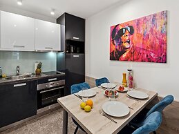 SKY9 Apartments District 6