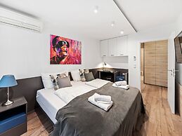 SKY9 Apartments District 6