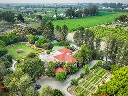 Citrus County, Hoshiarpur, Amã Stays & Trails