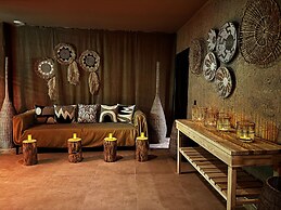 WOLF OF THE CITY HOTEL & SPA