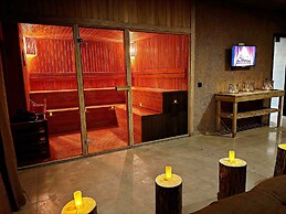 WOLF OF THE CITY HOTEL & SPA