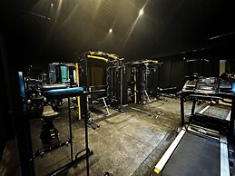 WOLF OF THE CITY HOTEL & SPA