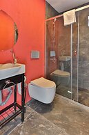 Wolf Of The City Hotel & Spa