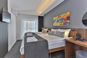 Wolf Of The City Hotel & Spa
