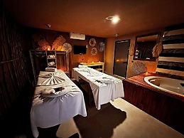 WOLF OF THE CITY HOTEL & SPA