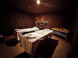 Wolf Of The City Hotel & Spa