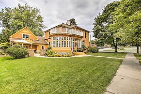 Sturgeon Bay Home, Walk to Shops and Waterfront!