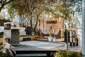 Home With Outdoor Oasis in Downtown Raleigh!