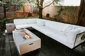 Home With Outdoor Oasis in Downtown Raleigh!