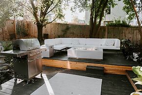 Home With Outdoor Oasis in Downtown Raleigh!