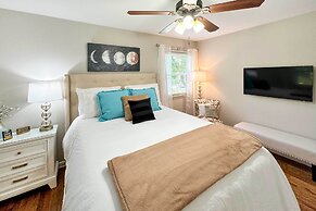 Recently Renovated Raleigh Retreat w/ Patio!