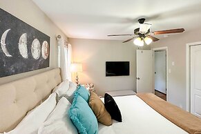 Recently Renovated Raleigh Retreat w/ Patio!