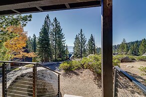 Secluded Mountain Cabin: Sweeping Lake Tahoe Views