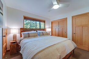 Decks + Lake Tahoe Views: Secluded Mtn Cabin!