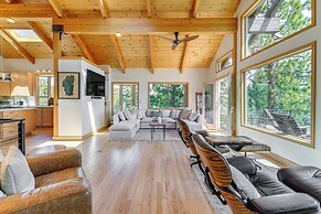 Decks + Lake Tahoe Views: Secluded Mtn Cabin!