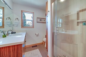 Decks + Lake Tahoe Views: Secluded Mtn Cabin!