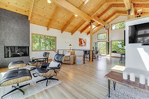 Decks + Lake Tahoe Views: Secluded Mtn Cabin!