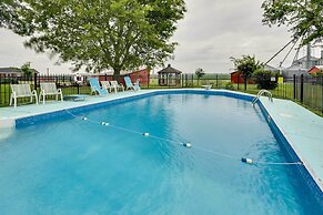 Bowling Green House w/ Shared Pool!