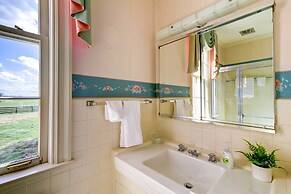 Bowling Green House w/ Shared Pool!
