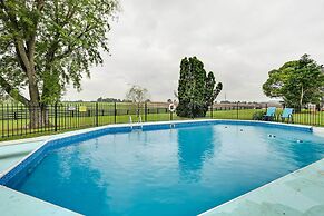 Bowling Green House w/ Shared Pool!