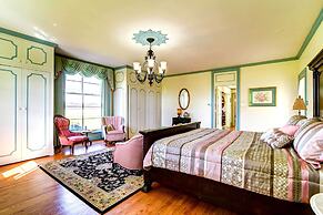 Bowling Green House w/ Shared Pool!