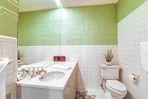 Bowling Green House w/ Shared Pool!