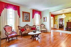 Bowling Green House w/ Shared Pool!