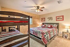 Half-mi to Bear Mtn Ski Resort: Cabin w/ Hot Tub